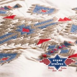 Camisa Western Denim Color Arena Para Hombre Con Mosaicos Tribales Mexicanos -Oeste Vaqueros Tienda Barney detalle