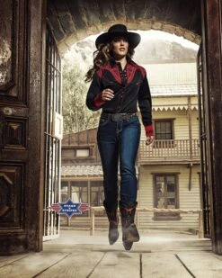 Camisa Negra Moda Western Para Mujer Con Canesú Rojo Y Flores Bordadas -Oeste Vaqueros Tienda DOLLY 6