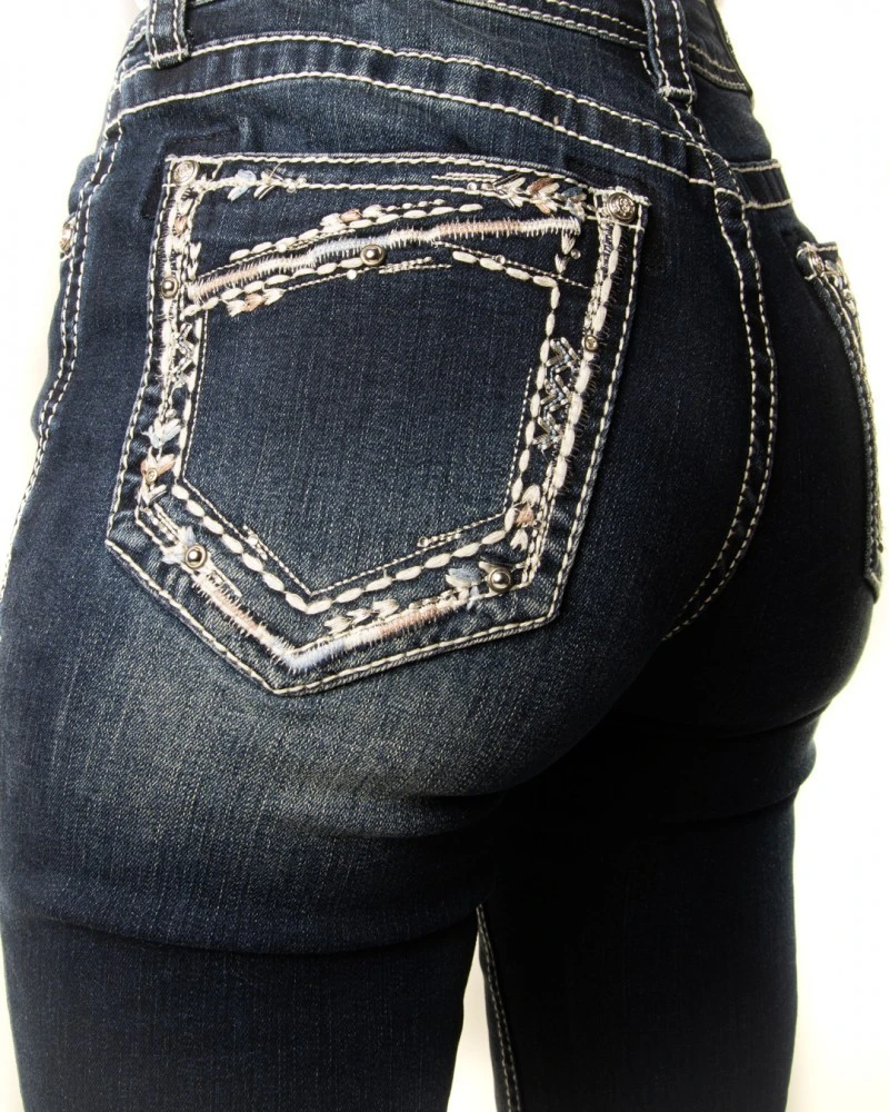 Vaqueros Cowgirl Azul Elástico Estilo Bootcut Con Bordados Y Pedrería En Bolsillos Traseros 3 Vaqueros Cowgirl Azul Elástico Estilo Bootcut Con Bordados Y Pedrería En Bolsillos Traseros - Imagen 3
