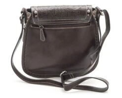 Bolso Cruzado Cowgirl Marrón Oscuro Con Solapa Grabada Y Tachuelas Decorativas
